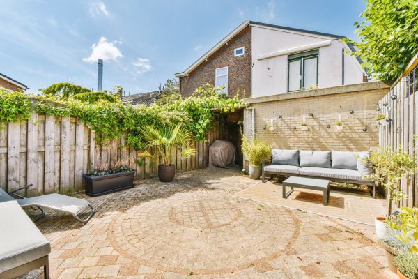 Courtyard Patio Service in Summerville
